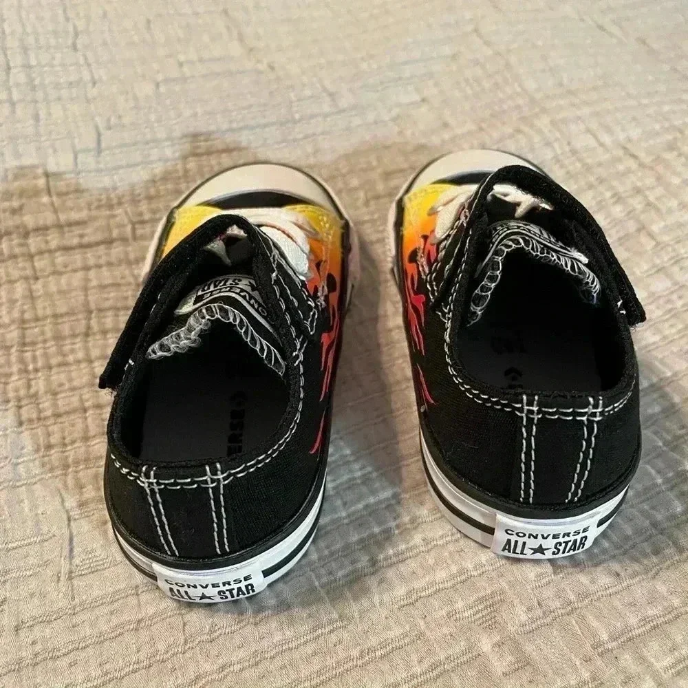 3 for 30$ Converse sneakers. NWT